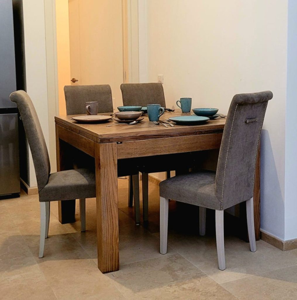 Elba FeWo Ferienwohnung Erdgeschoss Tisch